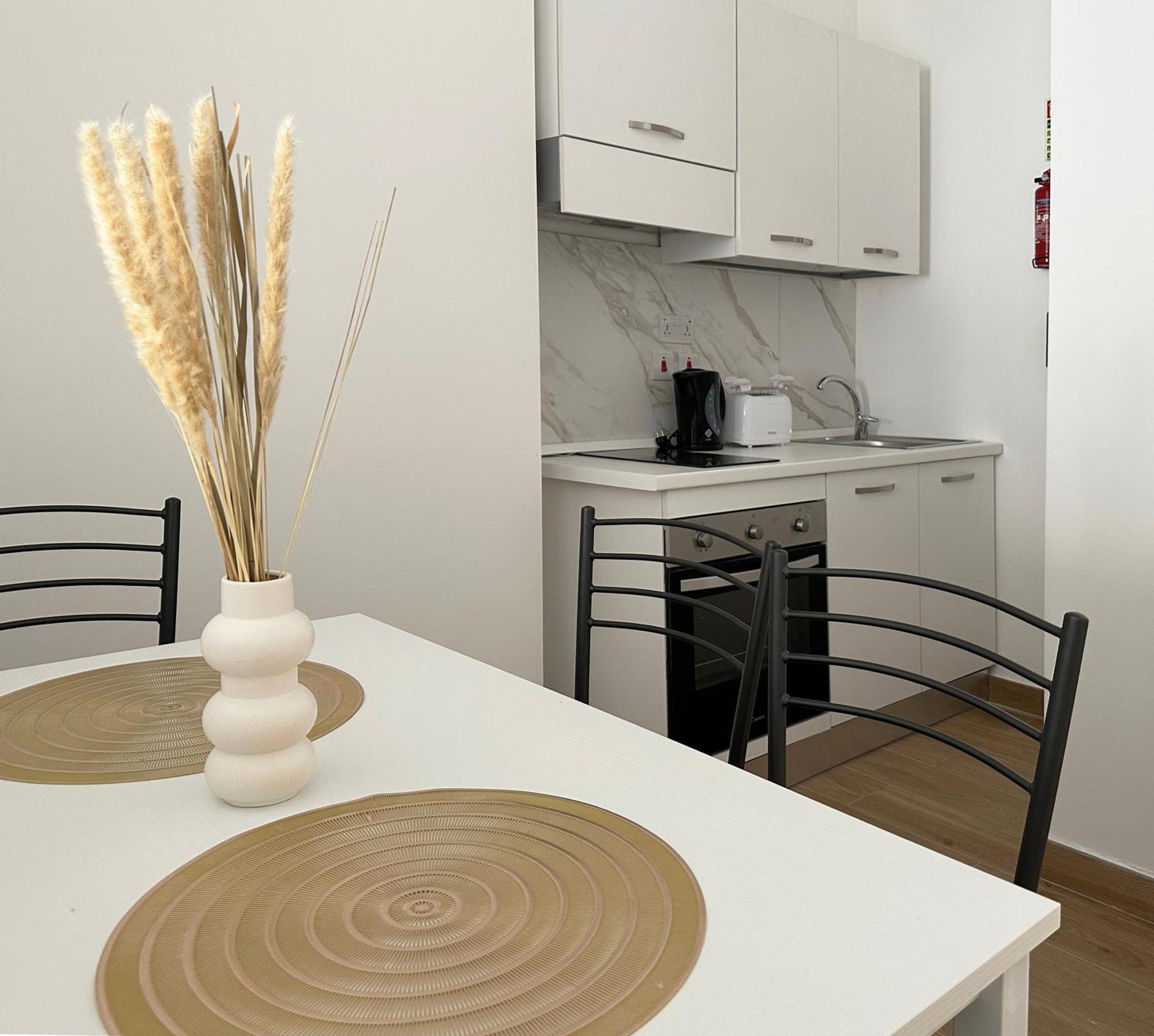 Miami Apartments Saint Julian's Ngoại thất bức ảnh