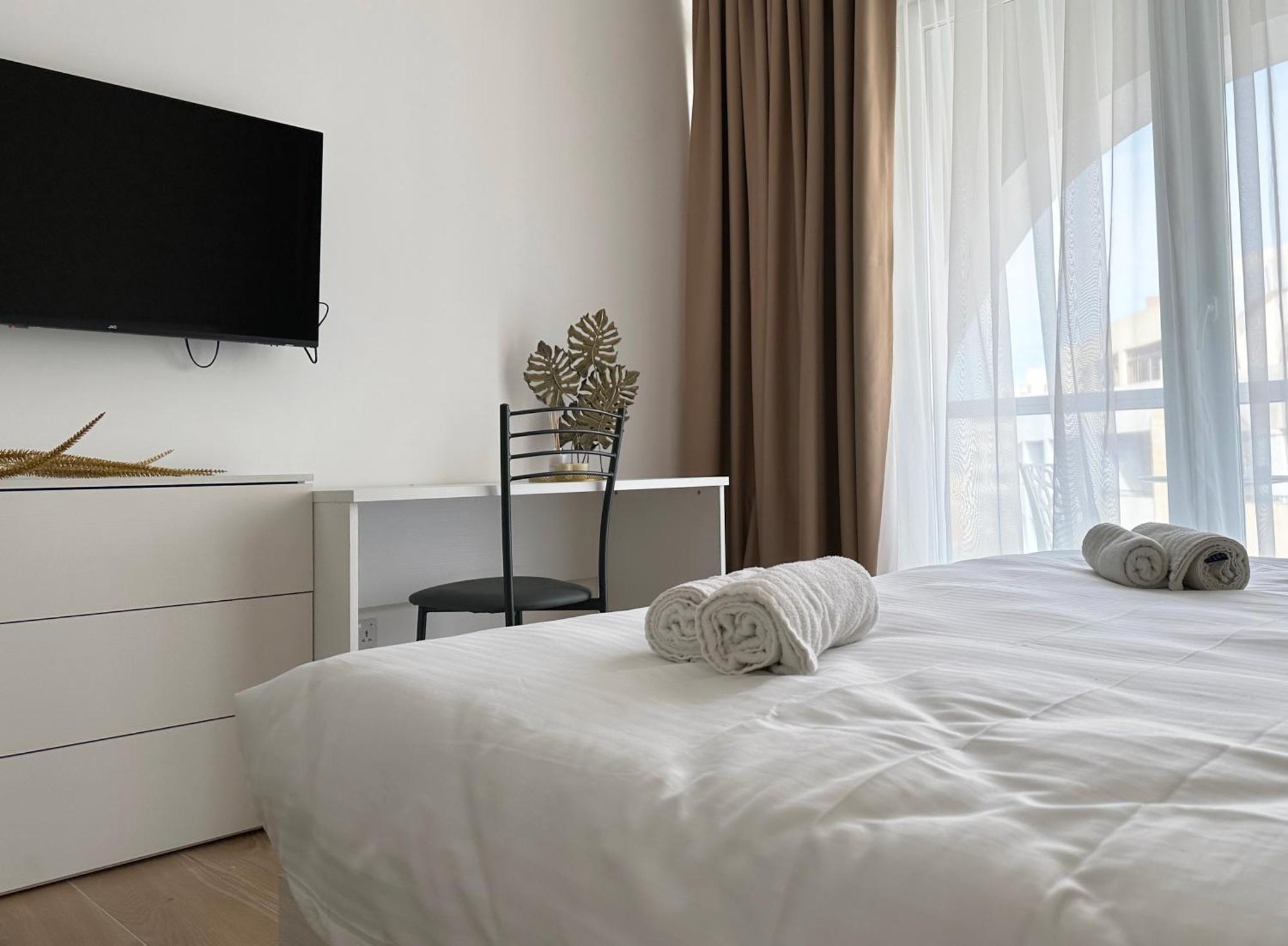 Miami Apartments Saint Julian's Ngoại thất bức ảnh