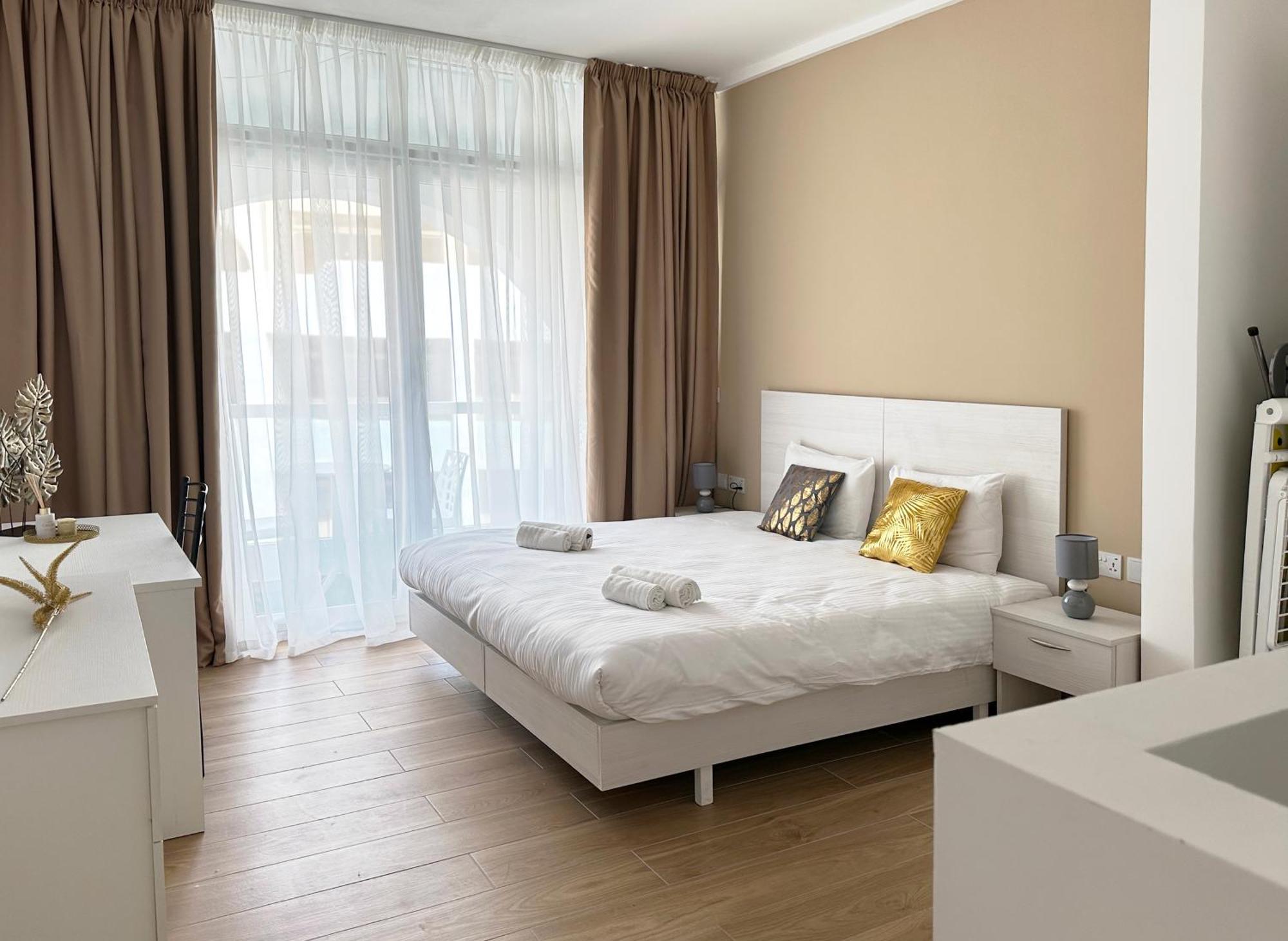 Miami Apartments Saint Julian's Ngoại thất bức ảnh