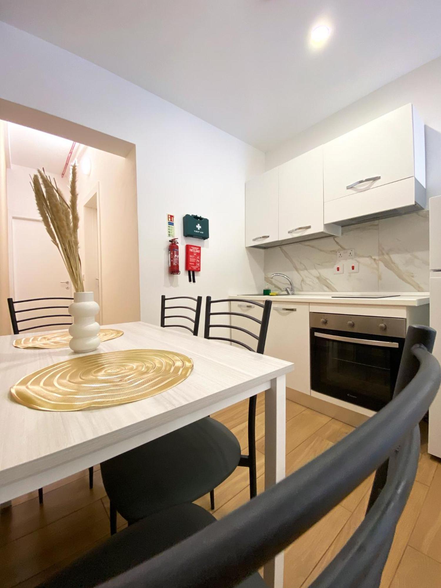 Miami Apartments Saint Julian's Ngoại thất bức ảnh